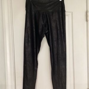 Scorpio Sol Shimmering Black Leggings